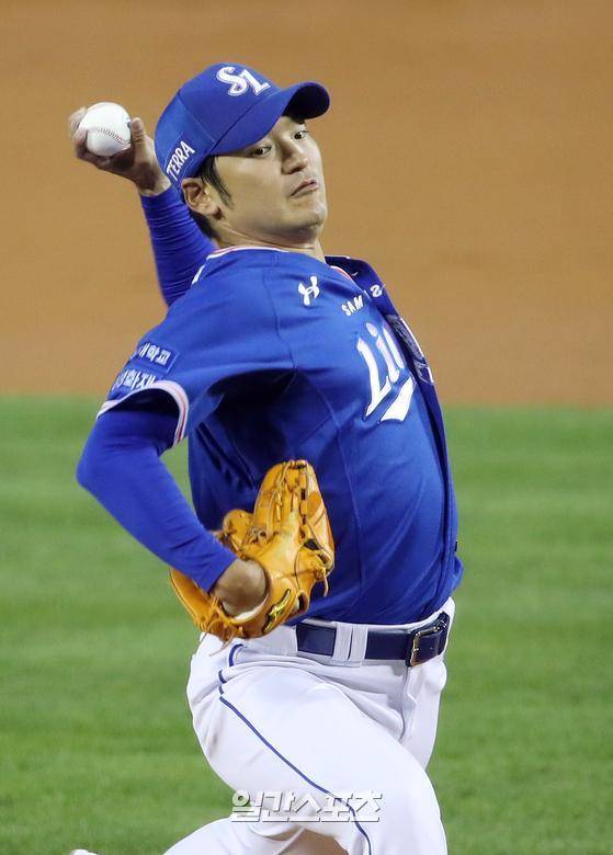 2021프로야구 KBO리그 LG트윈스와 삼성라이온즈의 경기가 23일 오후 서울 잠실야구장에서 열렸다. 삼성선발 백정현이 역투하고 있다. 잠실=김민규 기자 kim.mingyu@joongang.co.kr