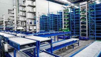 HAIPICK™ robots in operation at Booktopia's distribution center in Lidcombe, NSW