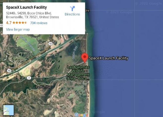 미국 텍사스주 캐머런카운티에 자리한 스페이스X의 보카치카 발사기지. 텍사스 주 휴스턴에는 존슨 우주센터가 위치해 있다. 구글 맵 제공