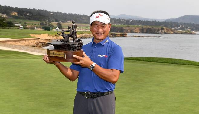 최경주가 한국인 최초로 PGA 챔피언스 투어 대회 우승을 차지했다. [AFP=연합뉴스]