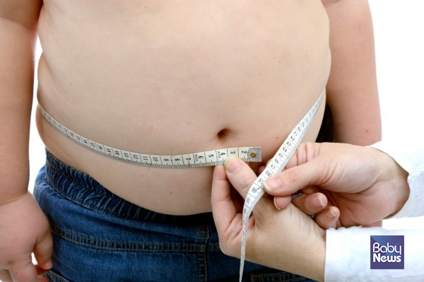 부모가 비만하면 아이가 2~3세에 비만할 확률이 커진다. ⓒ베이비뉴스