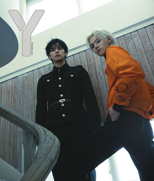 Group Cravity (CRAVITY) Sherim, The, and Kang Min-hee have released their own infinite charm through the picture.Y Magazine released a picture of Cravity Serim and The, Kang Min-hee on the 28th.The members of the public picture attracted attention with their fascinating eyes and shining visuals that overwhelmed the mature beauty and atmosphere that became deeper with three-color style.In this picture, which was conducted under the concept of The Spirit of a Generation, the members realized different personality and emanated synergy of Cravity.Especially, Serim, The, and Kang Min-hee overwhelmed their gaze with a variety of autumn styling such as casual knit, formal suit and long coat.Cravity Serim and The, Kang Min-hee, which make you expect future growth with colorful charm, can be seen on Y Magazine 03 on the 30th.With his first full-length album Part 1 The Awakening: The Rite in the Stars, released on March 19, Cravity set its own record of more than 100,000 copies with its first sales.In addition, it has shown its strength as a fourth generation representative idol by entering TOP10 on many national iTunes album charts such as Thailand, Indonesia and Malaysia.Y magazine