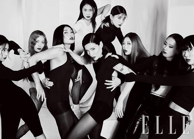 (왼쪽부터) 헤일리 보디수트는 H&M. 로지의 뷔스티에 롱 슬리브리스 Romanchic. 립제이의 보디수트와 레깅스는 스타일리스트 소장품. 함지가 입은 화이트 보디수트와 스타킹 스타일리스트 소장품. 케이데이의 보디수트는 H&M. 지원의 프린트 슬리브리스는 Graufeder, 팬츠는 Kijun. 민지의 프린트 슬리브리스는 Graufeder, 에나멜 팬츠 Sugi. 다이아 언밸런스 슬리브리스와 팬츠 모두 Graufeder, 화이트 홀터넥 슬리브리스 스타일리스트 소장품. 모니카의 보디수트와 레깅스 모두 스타일리스트 소장품.