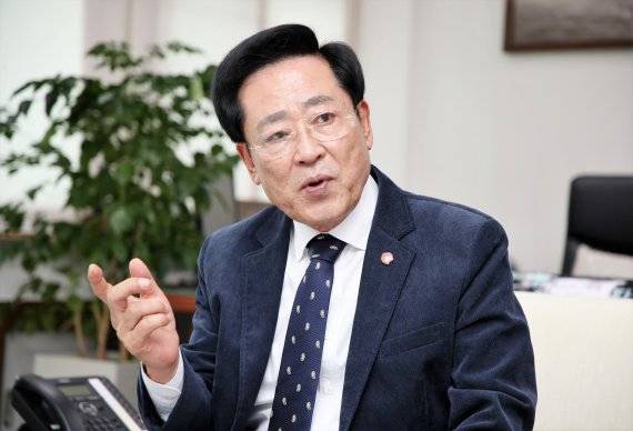 좌남수 제주도의회 의장