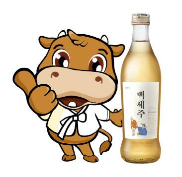 ▲횡성한우 캐릭터 ‘한우리’와 국순당 ‘백세주’.(사진=국순당)