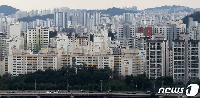 서울 아파트 단지 밀집지역 모습(자료사진) 2021.9.2/뉴스1 © News1 민경석 기자