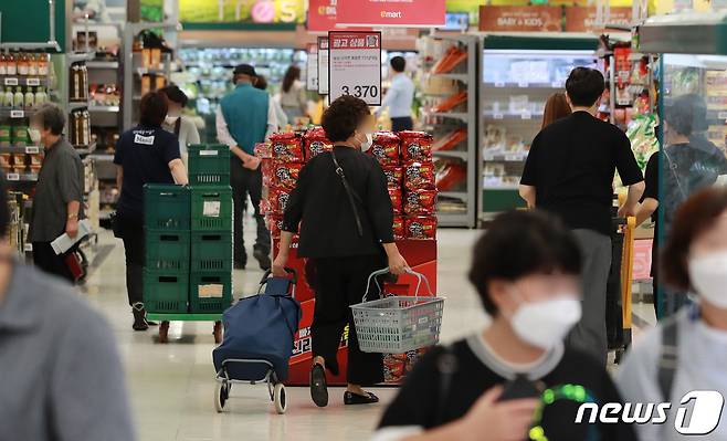 8월 충북지역 대형소매점 판매가 지난해 같은 달보다 5.0% 감소했다.(사진은 기사 내용과 무관함) / 뉴스1 © News1