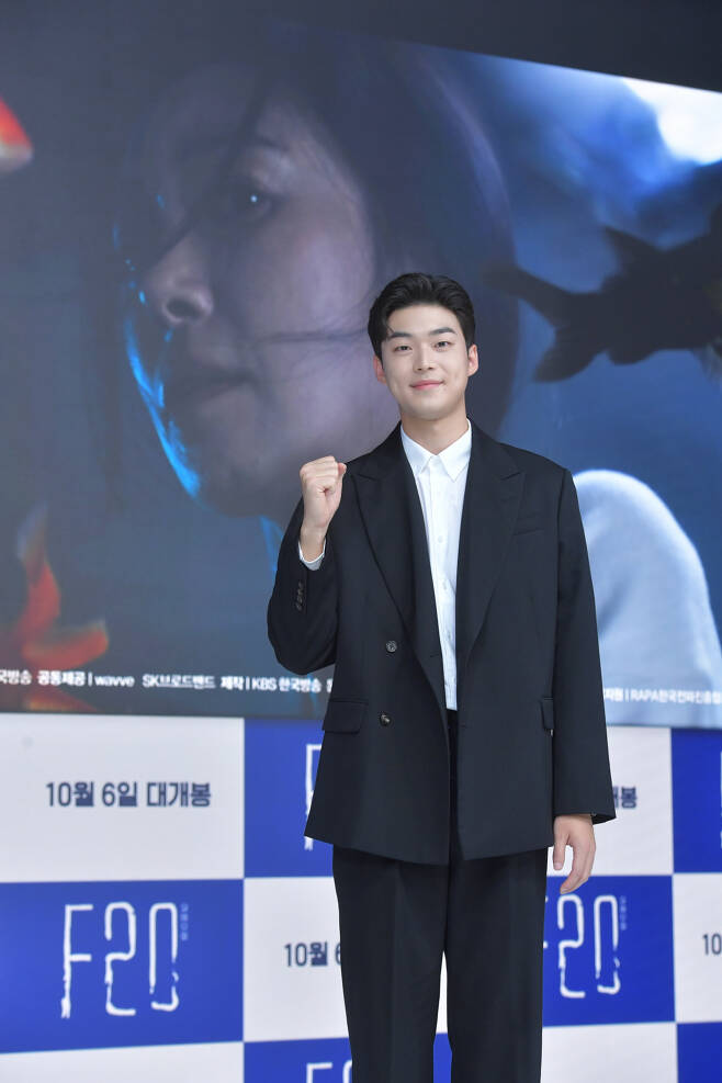 Actor Kim Kang-min said, I did not realize the popularity after the end of sweet doctor.Kim Kang-min, who has been active in the TVN drama Spicy Doctor Life 2, which has recently become popular, said, The popularity has not been realized.I think I feel a little bit real now that I come here. In fact, it seems difficult to live another persons life.I did not want to be harmed by this work as the youngest, so I worked hard. F20 is a work about a suspense thriller that happens when another mother who has a son with the same illness in her mothers apartment who wants to hide her sons schizophrenia moves.Jang Young-nam, Kim Jung-young, and Kim Kang-min appeared, and Hong Eun-mi took the megaphone. It will be released on October 6.