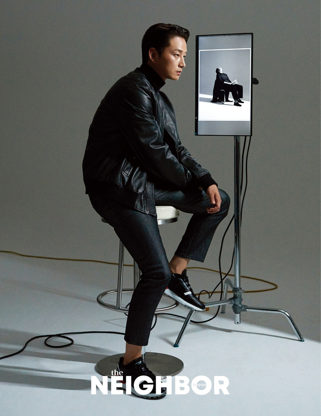 Actor Lee Hyeonwuks ON & OFF concept fashion picture was released.Lee Hyeonwuk recently conducted photo shoots and interviews with High End Membership Magazine The Naver.In the meantime, he has shown a picture of himself as a cool and sharp actor who has been shown through the CRT, and a daily life full of wit and playfulness.Interviews also divided career and daily questions to look at Lee Hyeonwuks various aspects.As for the attention that has been poured since the drama Mine, he said, I do not want to be conscious, because everything changes so quickly that interest can disappear at any time.If you take a positive response, you can easily lose your objectivity to yourself. He has played various roles from psychopath chaebol to leadership soldiers, and he has revealed how to interpret characters of different tendencies.One of the roles I want to take some time is Arthur Fleck in the Joker, and he expressed his willingness to play the role of closing the extreme of emotion.In addition, the question of what Acting, which has been started since middle school, means to oneself, shows that Acting is a mirror of my life.In the interview related to everyday life, I have revealed my tastes that have not been known much.Lee Hyeonwuk, who is deeply involved in drawing on iPads recently, has released a variety of hobbies that he has enjoyed so far, including favorite sports and games.Known to be a favorite of cute animals, he also posed with a koala doll in front of the camera, revealing that Choi Ae-eul is a koala.The question of the most disliked thing was to choose a wart without a second of hesitation, to reveal the events of childhood when I was afraid of warts, and to show a humane appearance.