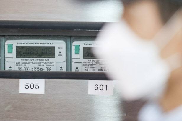 서울의 한 아파트에 전기계량기가 설치돼 있다. (사진=연합뉴스)