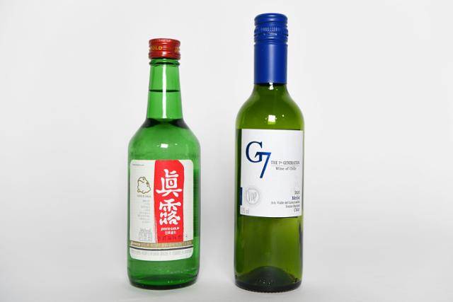 와인병은 녹색이지만 '소주 녹색'보다는 진하다. 약간의 차이가 재활용 병의 운명을 가른다. 한지은 인턴기자