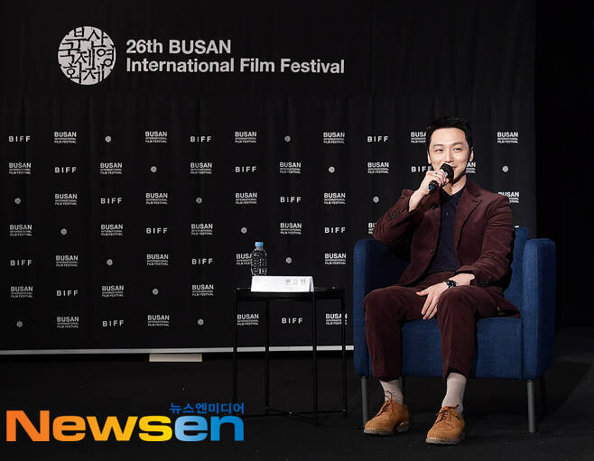 Actor Byun Yo-han attended the 26th Busan International Film Festival (2021 BIFF) special talk program Actors House held at KNN Theater in Haeundae-gu, Busan on the afternoon of 9th day of October.