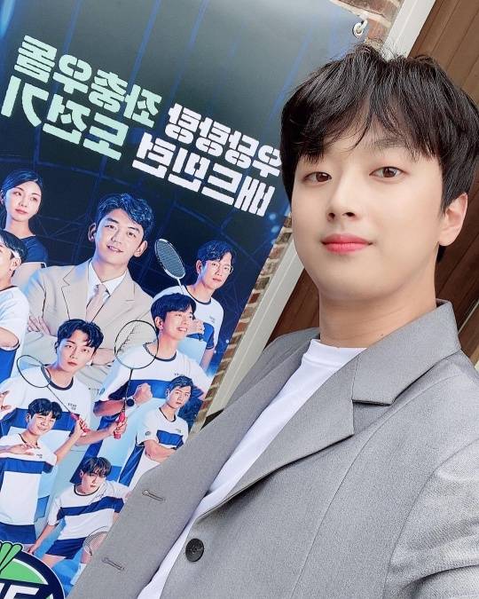 Singer Lee Chan-won has become a PR fairy for Pep Boys.Lee Chan-won said on his 11th day, Today at 8:40 pm! TVN will be the first to broadcast the racket Pep Boys, he said.Lee Chan-won has released a selfie photo taken in front of the banner with a new entertainment program promotional post.The photo shows Lee Chan-won smiling brightly in front of the Pep Boys banner, her eyes sparkling and her warm-looking look drawing attention.Meanwhile, Lee Chan-won will appear on Pep Boys, which will be broadcast at 8:40 pm on the evening.Pep Boys is a program that draws the process of badminton newcomers participating in the final goal of All States tournament after meeting with badminton masters from all states. Lee Chan-won, Lee Yong-dae, Jang Soo-young, Jang Sung-gyu, Yoon Hyun-min, Yang Se-chan, Yoon Doo-joon, Oh Sang-uk, It stars Jungkwan, Kim Min Ki and Jung Dong-won.
