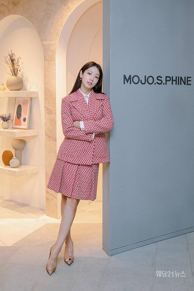 사진 : 대현(대표 신현균), 여성 캐릭터 브랜드 '모조에스핀(MOJO.S.PHINE)' 뮤즈 박신혜