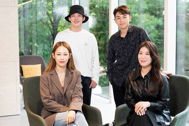 엠넷 음악프로그램 '걸스플래닛999 : 소녀대전'의 심사위원인 보컬 전문가 임한별, 조아영, 댄스 전문가 백구영, 장주희가 본지와의 인터뷰를 위해 포즈를 취하고 있다. /사진제공=CJENM 2021.10.08 /사진=이동훈 기자 photoguy@