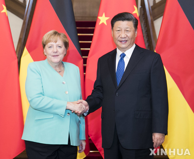 【베이징=신화/뉴시스】2019년 9월 중국 베이징에서 만난 앙겔라 메르켈 독일 총리(왼쪽)와 시진핑 중국 국가주석.