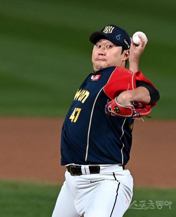2020년 10월 15일 경기도 수원kt위즈파크에서 2020 신한은행 SOL KBO리그 kt 투수 이보근. 수원 | 김민성 기자 marineboy@donga.com