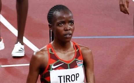 지난 7월 30일(현지시간) 일본 도쿄에 있는 올림픽 스타디움에서 열린 여자 5000m 육상 경기에 출전한 케냐 선수 티롭. EPA=연합뉴스