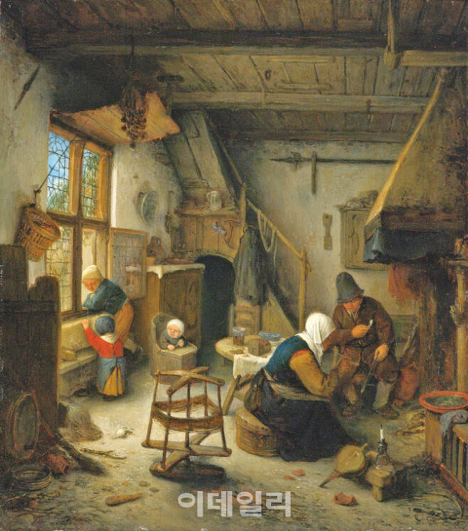 아드리안 판 오스타더의 ‘식사 후 농가의 가족’(1661). 네덜란드의 풍속화가로 활동한 오스타더는 농민과 서민층의 일상을 꾸밈없이 그렸다. 대부분 활기 넘치는 화풍이었으나 후기에는 렘브란트의 명암법을 받아들여 온화한 실내 정경을 묘사하기도 했다. 작품은 그 시기의 그림 중 한 점으로 17세기 네덜란드 서민 가정의 일터이자 식당이자 거실이던 공간을 엿보게 한다. 패널에 유채, 35.5×31.3㎝, 개인 소장.