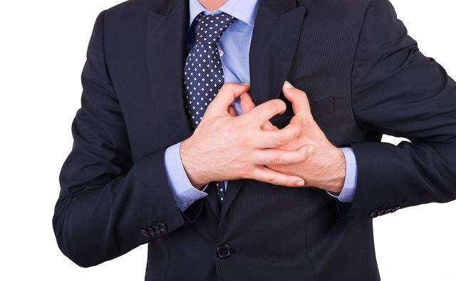관상동맥에 문제가 생기는 협심증이나 급성 심근경색이 발생해 돌연사할 수 있다. 게티이미지뱅크