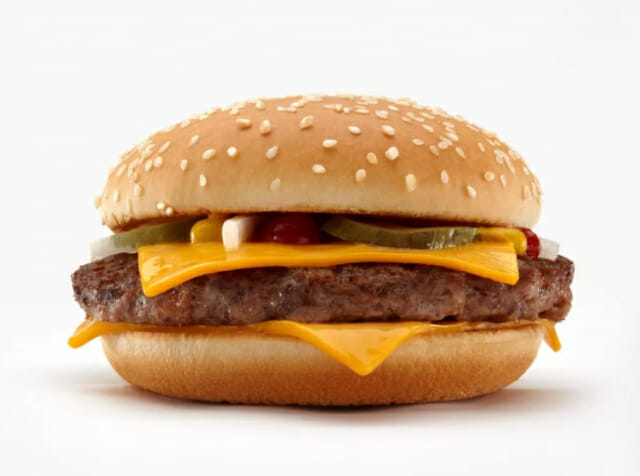 맥도날드가 고기가 없는 식물성 버거를 출시할 계획이다. (사진=맥도날드)