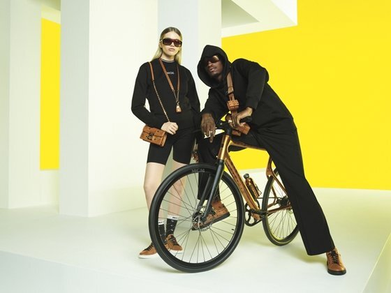 국내 패션 브랜드 MCM도 이달 한정판으로 전기 자전거를 선보였다. 가격은 1000만원대다. 사진 MCM
