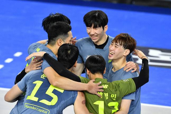 OK금융그룹을 잡은 현대캐피탈.제공 | 한국배구연맹