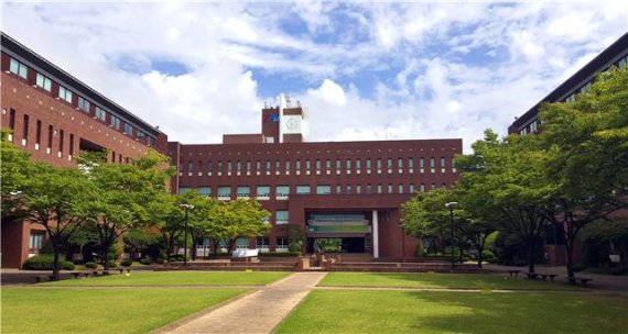 한국산업기술대학교 컴퓨터공학부는 교육부와 한국공학교육인증원이 주관한 2021년 산업계관점 대학평가에서 컴퓨터공학(소프트웨어) 분야에서 최우수 등급을 받았다. 사진은 한국산업기술대학교 전경.