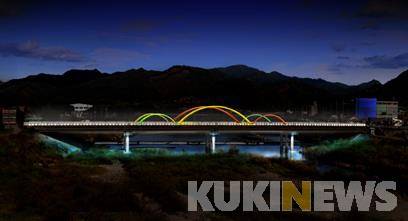 홍천 갈마곡교 야간경관. (홍천군 제공)