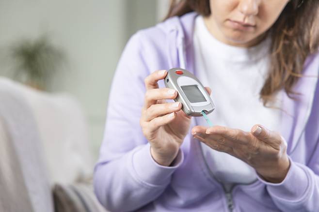 당뇨병을 앓는 여성이 임신할 경우 자신과 자녀의 건강을 위해 혈당 관리를 철저히 해야한다. 게티이미지뱅크