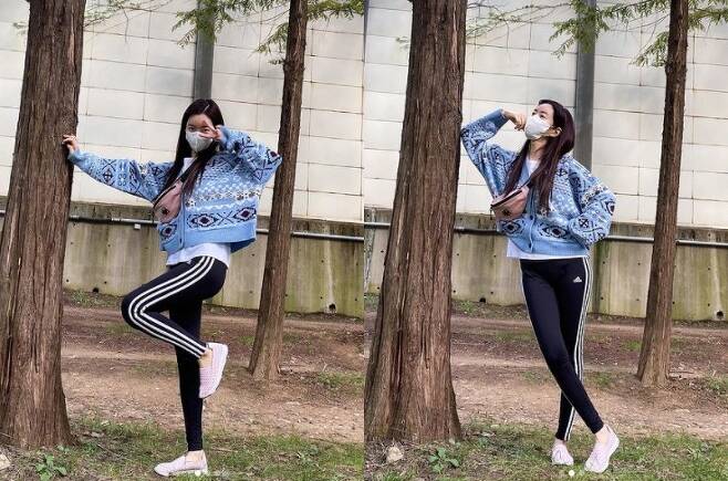 Actor Jin Se-yeon showed off the charm of the fall goddess with leggings look.On the 18th, Jin Se-yeon posted a picture with his article Where did you walk, take pictures, and go to the fall?The photo shows Jin Se-yeon posing full of long-sleeved pose next to the tree.Jean Seon-yeon, wearing a knit sweater in leggings with a slim body, captivates her eyes with a refreshing and lovely charm.The fans responded, It is so beautiful, It is cute, I have been there for all the youthfulness in the world.On the other hand, Jin Se-yeon met with fans through KBS2 drama Bone Again last year.