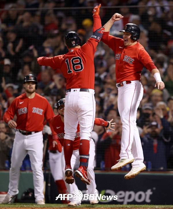 만루홈런을 치고 기뻐하는 슈와버. ⓒAFPBBNews = News1