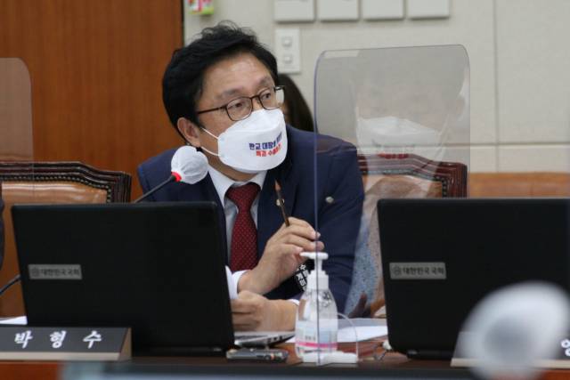 ▲박형수 국회의원이 대구지방국세청 국정 감사에서 울진 수소 생산·실증 단지 경제적 효과 분석 요구 있다. ⓒ박형수 국회의원실