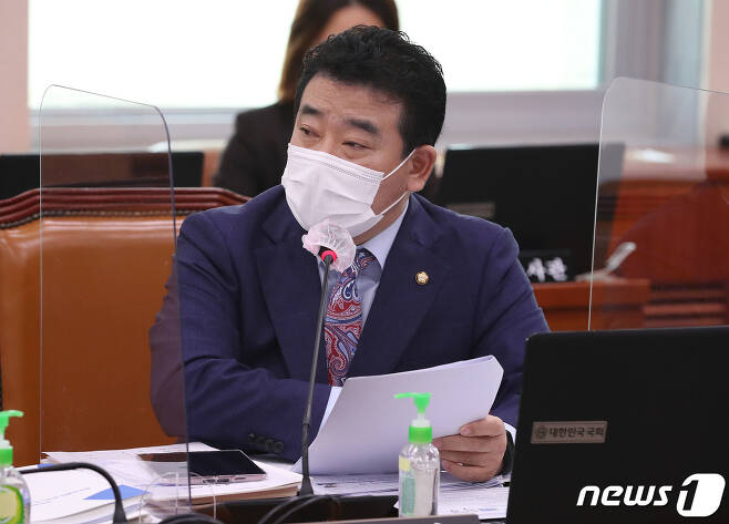 박정 더불어민주당 의원© News1 박세연 기자