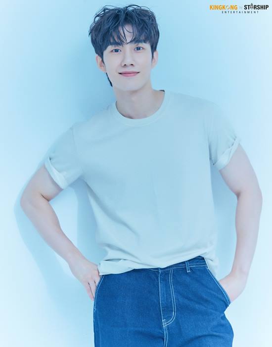 On the 21st, King Kong by Starship released several new profiles of Son Woo-hyuns various charms.Son Woo-hyun in the public photo boasts a warm visual with clear skin and concave features despite the tight cut.He also focuses on the black knit with a chic look and eyes.In the following photo, Son Woo-hyun not only shows a comfortable and dandy appearance by matching gray slacks with a white shirt, but also shows the true nature of attractive flower pot by adding jeans to a T-shirt, refreshing and fresh.Son Woo-hyun has been active and steady in crossing the screen and the screen.He has taken a snow stamp on the public with his warm visuals, stable acting ability and excellent character digestion ability, and showed his versatility by participating in OST composition and singing through Netflix To My Star.So, we are looking forward to the future of Son Woo-hyun.Meanwhile, Son Woo-hyun is reviewing his next film.Photo = King Kong by Starship