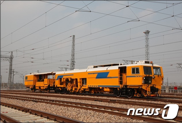 국가철도공단이 새롭게 도입한 분기다짐장비. (국가철도공단 제공)© 뉴스1