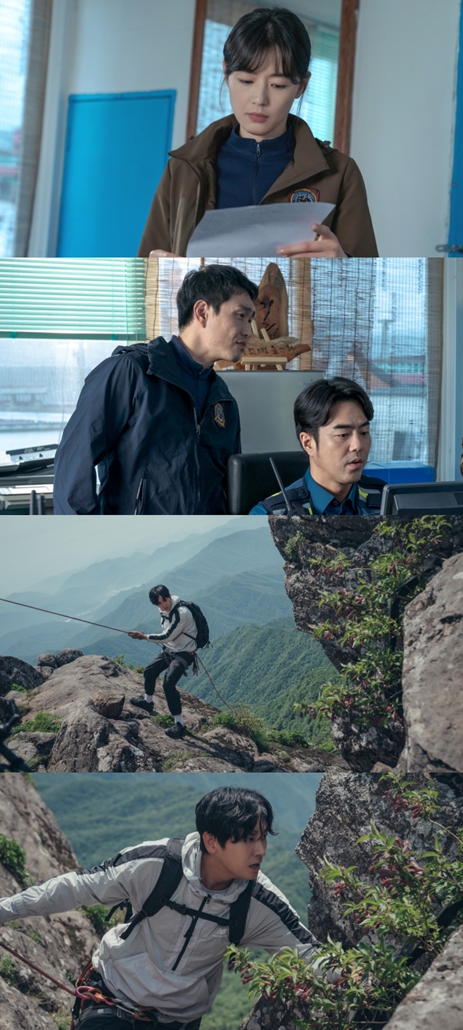 In Jirisan, each of them revealed the appearance of Jun Ji-hyun and Ju Ji-hoon on Caught in the Web.In TVNs Saturday Drama Jirisan (playplayed by Kim Eun-hee and director Lee Eung-bok), another incident occurred before the shock of the reversal was over.On the 23rd broadcast, the Jun Ji-hyun, who had more skills than any other Ranger, appeared on a bathchair in 2020, two years later, expanding his pupils.The gang hyun (Ju Ji-hoon), who watched the deaths of the victims through the illusion, is in a coma state, and a tremendous accident that would have occurred to the two people in the past is estimated.Among them, the photo shows the figure of the Seoi River and the gang hyun of 2018, which may be able to find clues to the case, making it a mystery.Seoigang was dispatched to the Haedong Police Station with Jeong Gu-young (Oh Jeong-se).There must be a clear reason why national park rangers came to the police box, not the mountain, so her expression on the documents handed to Kim Woong-soon (Jeon Seok-ho) is not unusual, which is causing more curiosity.Among them, the figure of Jeong Gu-young, who has been out of the side, is expected to cause laughter even in the midst of seriousness, and a real-life motive chemistry that will make him breathe in the mystery.Meanwhile, gang hyun went to Caught in the Web by climbing a cliff alone as if showing the new recruit.With the blue sky behind him and the ridge of the mountain realizing its dizzying height, he is carefully taking one step at a time and heading to his target.Then he reaches through the rocks and looks surprised as if he is unexpected, so he is interested in what he might have found there.Especially, the story of the two-person Caught in the Web, not the partner Seoi River, is also focused on the story of the mountain alone.