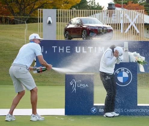 2021년 미국여자프로골프(LPGA) 투어 BMW 레이디스 챔피언십에서 임희정과 연장전 끝에 우승을 차지한 고진영 프로. 사진제공=BMW 코리아