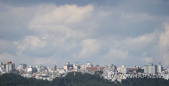구름 많은 울산 하늘 [연합뉴스 자료사진]