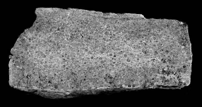 호주서 발굴된 26억년 전 충돌소구체 층 암석  [ UCLA/Scott Hassler and Oberlin/Bruce Simonson 제공/ 재판매 및 DB 금지] photo@yna.co.kr
