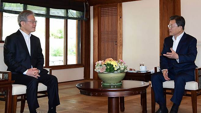 청와대 상춘재에서 열린 문재인 대통령-이재명 민주당 대선 후보 차담회