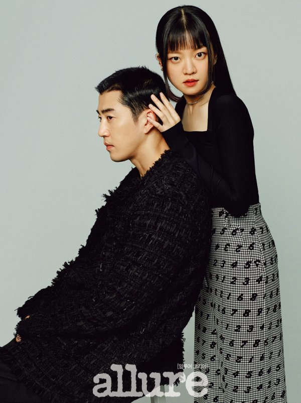 Ole TV and seezn original Crime Puzzle (director Kim Sang-hoon, play final road) released a couple of pictures of Yoon Kye-sang and Go Ah-sung, which will be released for the first time on the 29th.This picture, along with the November issue of fashion magazine Allure Korea, contains intense tension of mixed couple.In addition, Interview, which has sincerely solved the transformation of acting and efforts to build characters through the Crime Puzzle, was also released.The Crime Puzzle is a criminal psychologist who confided Murder, Han Seung-min, and his former couple and investigator, who is a detective chaser who digs into the background of the case.The struggle of Han seung-min, who is trapped in prison on his own, the pursuit of the mysterious Murder case, and the story of a closely intertwined two-track story create a superpower suspense.Above all, Kim Sang-hoon, who has been well received for his careful directing in Drama Tell Me As You Are, and Choi Jong-gil, who showed the power of a big narrative through the movie Daeripun, are responsible for the perfection.Above all, expectations and attention are focused on the synergy created by Yoon Kye-sang and Go Ah-sung, who believe and see.Yoon Kye-sang, who was attracted to an interesting script and chose the work, said, It was an interesting script that was easy to chase.He also expressed his affection for the character han seung-min. Yoon Kye-sang said, han seung-min is a genius and a good fightr.It feels like an actor has tied up what he can do in a few works with a single character, he said. It was a work that could burn his will as a return.He is as passionate as his love for his work.As for the transformation of the shaved tug of war, Yoon Kye-sang said, han seung-min confessions that he killed the father of the couple play and enters the prison.Why would he do that? is a big stem of Drama. I wanted to express my feelings about why he was going to prison.If you were so determined to enter prison, you should see it on the screen, and I was sure that pushing your head would not at least make you look vulnerable.I made a body so that I could look big. He showed his efforts to build characters.Go Ah-sung was also attracted to the character of play. Go Ah-sung said, play is a person who has a lot of wounds but has a willingness to solve himself with coolness and firmness.I liked it the most, he said. The people who recently acted were altruistic and warm-hearted people.It is the first time that he has played a dry role like playing, which made him expect to transform his acting.Go Ah-sung said, This time I worked with actors. I had a lot of time to gather actors with the proposal of Yoon Kye-sang.I made a scene together while I was meeting ideas. Han seung-min and the play, whose relationship is overturned from Couple to Murder and investigator, inevitably confront each other.The special relationship is expected to cause over-indulgence of viewers in the extreme suspense.Especially, he is a child-min who goes into prison for his purpose and struggles for his life, and a play that matches his design of the cream puzzle.The mixed couples thrilling truth game is the best viewing point that can only be seen in Crime Puzzle.Go Ah-sung also said, There is an unknown tension between me and senior Yoon Kye-sang. I love him, but I keep confronting him.That is the biggest point of our drama. He emphasized the difference and raised the expectation of the truth chase Thriller to be completed by the two actors who believe and see.The Crime Puzzle will be released for the first time through Ole TV and seezn (season) at 3 pm on the 29th.Prior to this, at 11 am, Naver Naucalpan will make a production presentation online and will be featured by Yoon Kye-sang, Go Ah-sung and Yun Jing in Naver Naucalpan Lunch Attack from 12:30 pm.