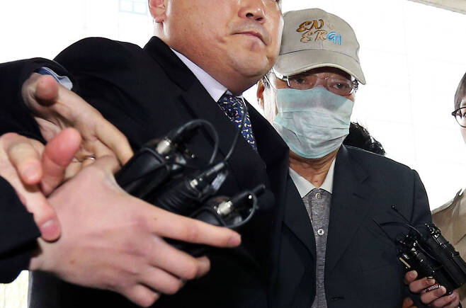 2013년 4월25일 서울지방경찰청 광역수사대는 인천공항에서 윤우진씨에 대한 체포영장을 집행했다.ⓒ연합뉴스