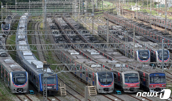 서울 구로구 한국철도공사 구로차량사업소에 열차가 정차해 있다. 2021.9.13/뉴스1 © News1 민경석 기자