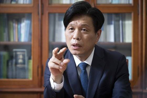 조승래 더불어민주당 의원이 9일 오후 국회에서 중앙일보와 인터뷰를 하고 있다. 임현동 기자/20211109