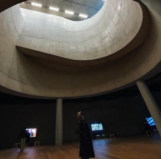 Yoon Se-ah showed off her sophisticated beauty.On the 10th, Yoon Se-ah posted several photos on his instagram with the phrase Yo-bin and cultural life ...hehe.In the open photo, Yoon Se-ah visited the museum and left a certified shot. The beautiful beauty that does not cover even with a bread hat and mask is impressive.On the other hand, Yoon Se-ah will appear in JTBCs new drama Snow Strengthening which will be broadcast in December.