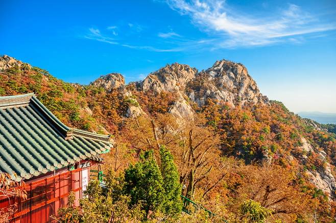 북한산 대남문 옆에 있는 문수사에서 바라본 풍경. /사진=서울관광재단