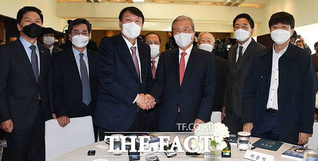 김종인 손 잡는 윤석열 대선 후보, 선대위의 앞 날은?