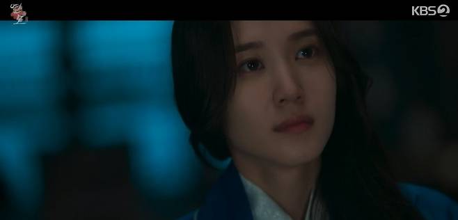 The Kings Action Park Eun-bin was put on the path of choice as he was on the verge of dethronement.On KBS 2TV The Kings Affaction broadcast on the 15th, Lee Hyun (Nam Yoon-su), who recommends Park Eun-bin to leave the palace, was portrayed.Previously, Jung Ji-woon (RO WOON) told Lee Hwi, I am the Kings Affair to the degradation of my wife. However, Lee Hwi, who is about to marry with a womans body, finally pushed him away.In the end, Jung Ji-woon left behind Lee Hui, and Lee Hui swallowed his tears, and Shin So-eun (Bae Yun-kyung) was dissuaded, but he could not break the will of Jung Ji-woon.Jung Woon, who left Hanyang, built his reputation as an acupuncturist and spent a laughing daily life, but his longing for Lee is still there.Lee Hyun, who met such a Jung Woon, said to Lee, I think you are doing well. He asked, Is he okay? Lee Hyun avoided answering.On this day, Changwoon killed Novi GLOW at will, and Lee, who was angry, knelt down in front of the grave.The problem is that the Changwoon army was breathing and there was a movement to abolish the Yihui in the palace.Lee Hyuns backlash to keep the Yi Hui was that Wonsan County said, Now face the reality. The tax is over. It was my place.It was the place where I was a father and a son of my father, and my young mother and my mother lived. Please stop, please, Lee Hyun said, and he dismissed the sadly, I cant do that, because now I cant stop them.In the end, Lee Hyun met Yi Hui and said, I first saw a decline when I was 14 years old. How could I not know the eyes of Sesson Mama,I knew three hands, no one, no one, no one, no one, no one, no one, no one, no one.At first I was confused and afraid, and I wanted to protect you when you saw the decline again.I promised to protect the child who was left alone in a tough world. When he becomes a prosecuting man, he can no longer hold on, so he should leave the palace.Lee Hui unravelled the coat and wore a flower god presented by Lee Hyun, but the blue was predicted as Hyejong (Lee Pil-mo) witnessed the scene.