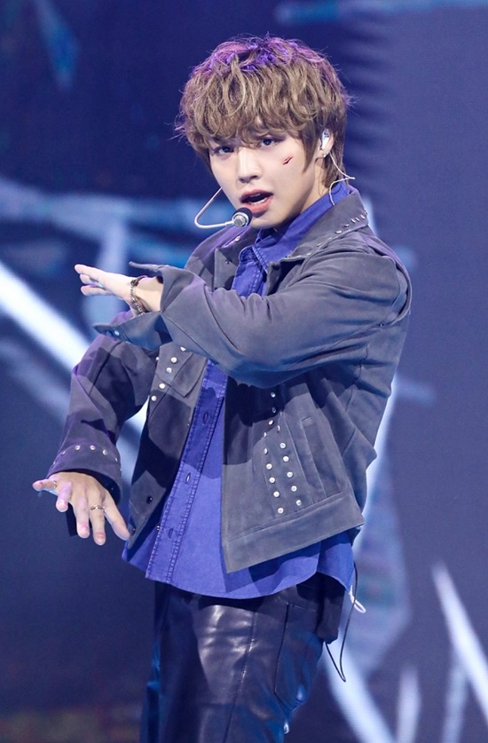 Park Jihoon held THE CON 2021: Theresa May () of Park Jihoon through U + Idol Live on the afternoon of the 14th and met with former World MAY (Theresa May, fandom name) on Online.Park Jihoon opened the colorful opening of Online Concert with Gallery.The rhythmic sound of the high performance harmonized with the fantastic stage was completed.Park Jihoon introduced the Theresa May exclusive seat in front of the stage to fans and said that he prepared this performance to create a special Theresa May () to remember 2021.Park Jihoon, who made his second stage with CHEESE (Cheese), melted the heart of Theresa May with his soft vocals like cheese.Soon after, Hit It Off showed the essence of Homme Fattal and showed a hip presence, which attracted the hot response of former World fans.Park Jihoon, who filled the audio with sweet aroma through the fourth stage Strawberry, immediately shot the fans tastes again, offering a sophisticated yet deep charm to the Rolling stage using a standing microphone.In addition, it shows various aspects that cross dream, sexy, refreshing and faint with GOTCHA and Whistle stage, and shows L.O.V.E, 360, Wing (wing), Serious (syrias) stage in succession, and shows infinite concept digestion and mature artist aspect It was revealed and impressed by the fans.Park Jihoon was the first to unveil the All Yours and I Wonder stages, which made fans enthusiastic.He also expressed his gratitude by revealing his extraordinary fan love to the end with the stage of Mayday (Theresa May Day).On this day, Concert filled a total of 90 minutes with a video of Ji Hoon City (), which captures all of Park Jihoons time.From the morning of enjoying the romance of the drive, the conversation of various topics such as the pleasant afternoon routine with the dog Max, the taste and emotion of Park Jihoon, the current situation, the episode, and the routine of everyday life were drawn and the fans were excited.Photo- Maru Planning
